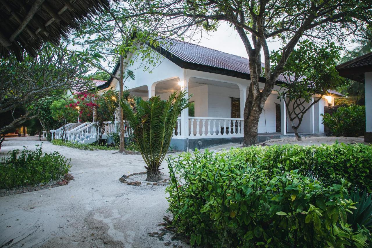 Moonshine Uroa Boutique Hotel Extérieur photo