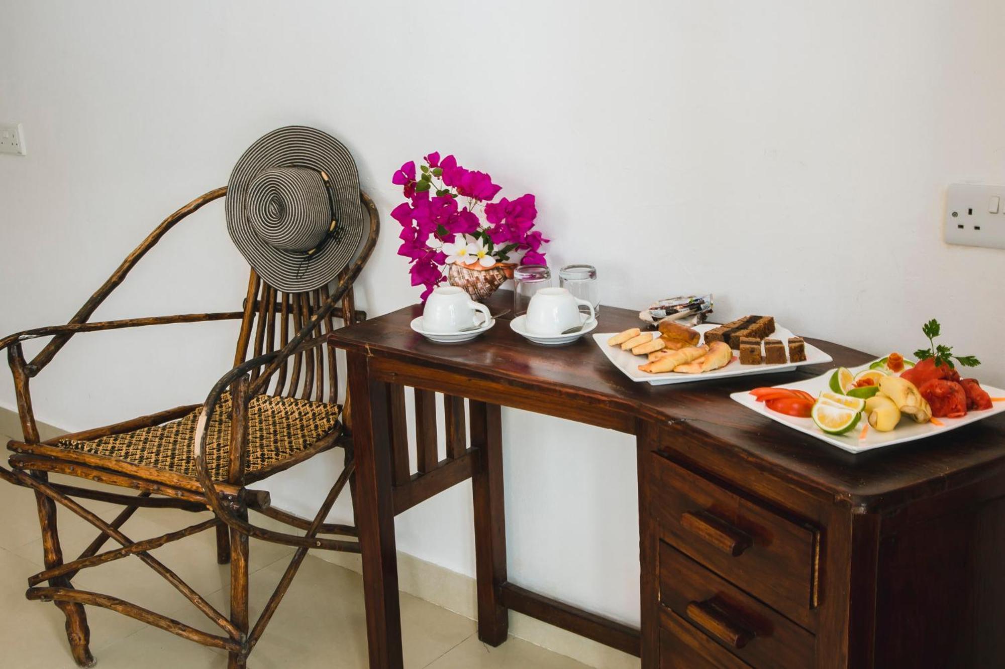 Moonshine Uroa Boutique Hotel Extérieur photo