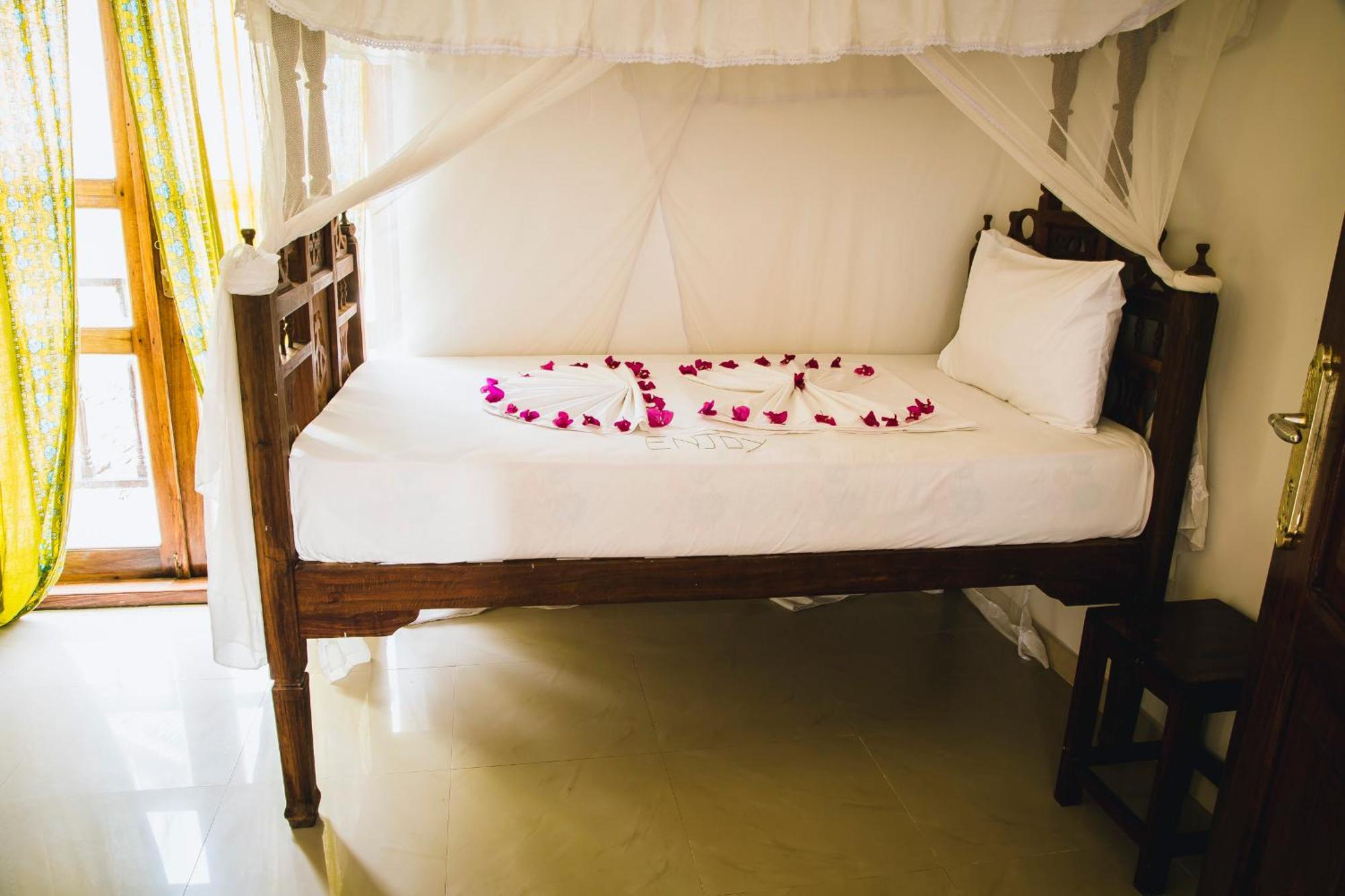 Moonshine Uroa Boutique Hotel Chambre photo
